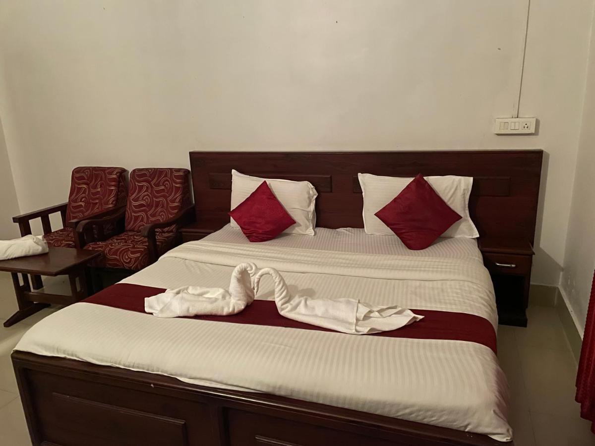 Hotel Caveri Madikeri Dış mekan fotoğraf