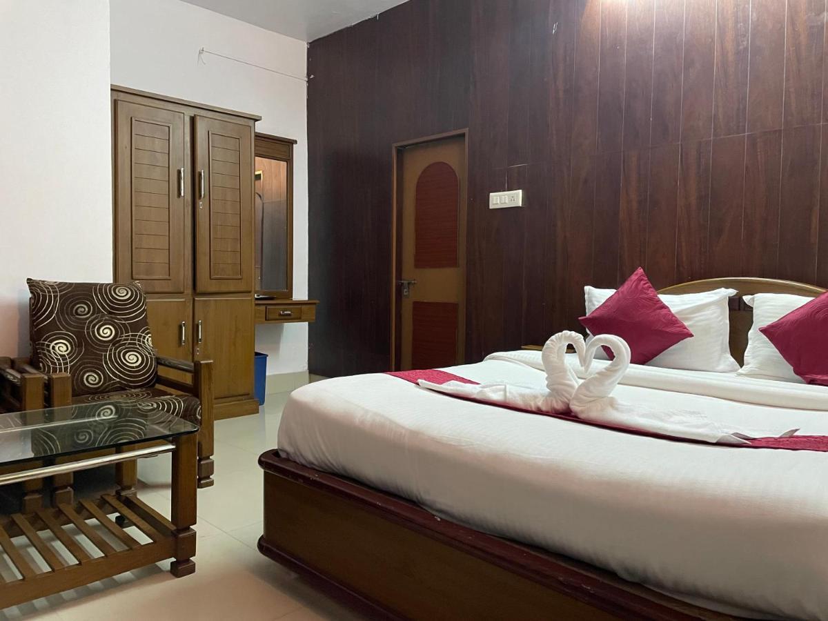 Hotel Caveri Madikeri Dış mekan fotoğraf