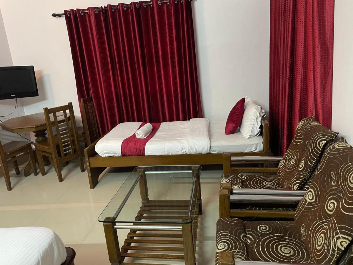 Hotel Caveri Madikeri Dış mekan fotoğraf