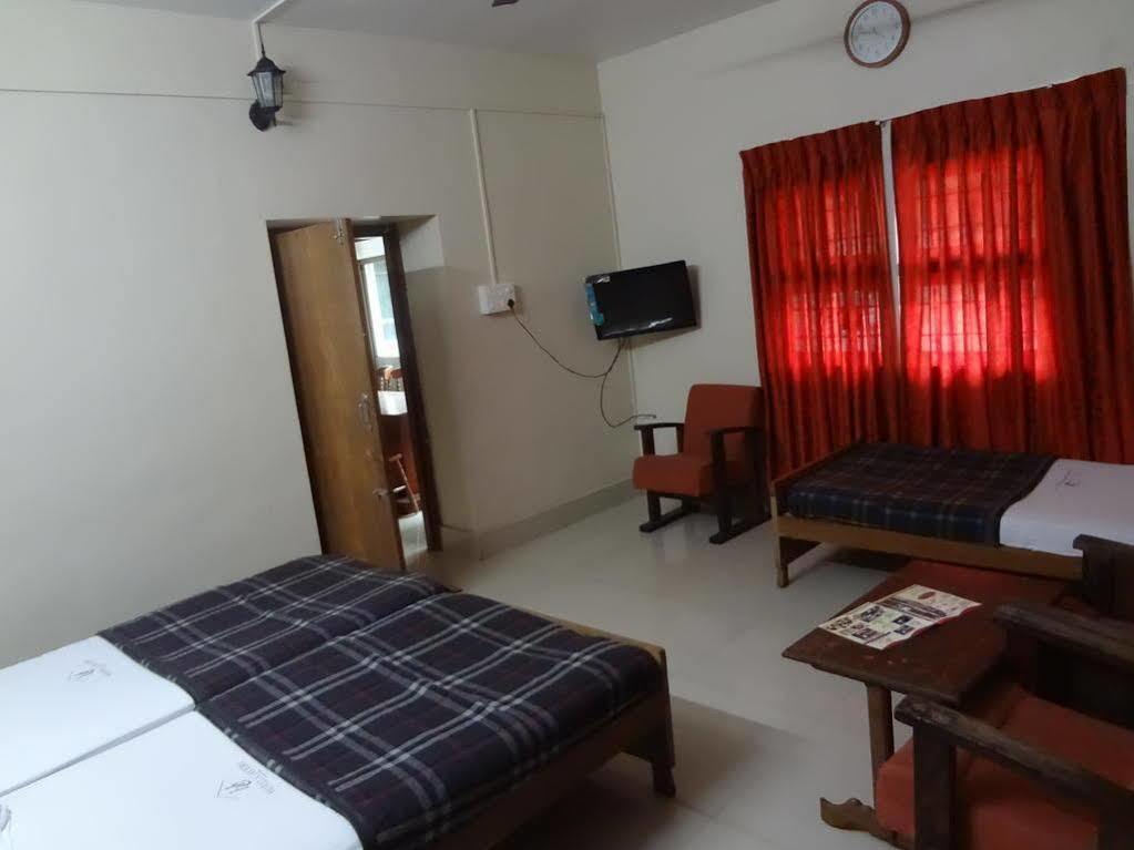 Hotel Caveri Madikeri Dış mekan fotoğraf